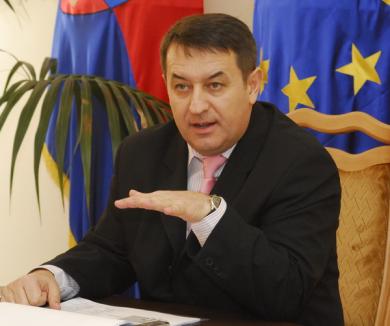 Gheorghe Seica, directorul Evidenţei Persoanelor, va fi eliberat din funcţie de Consiliu Local